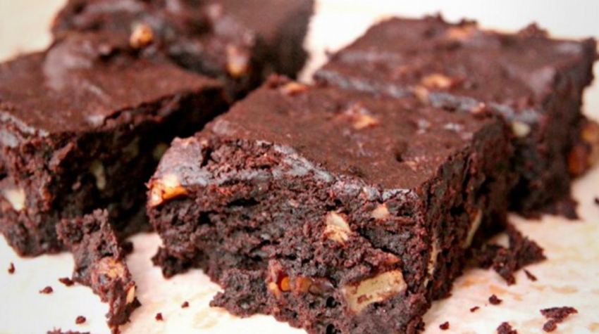 Imagine impresie Brownie cu cacao si nuca